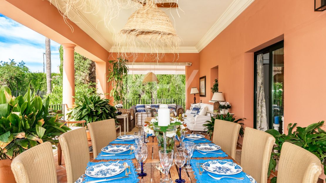 Villa for sale in Altos de Puente Romano, Golden Mile, Marbella