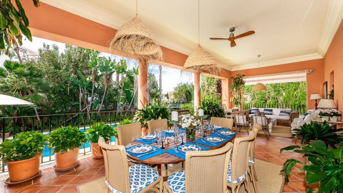 Villa for sale in Altos de Puente Romano, Golden Mile, Marbella
