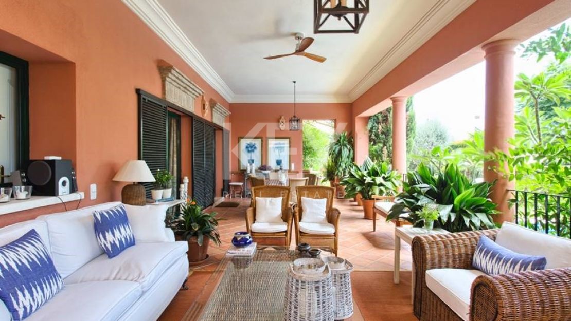 Villa for sale in Altos de Puente Romano, Golden Mile, Marbella