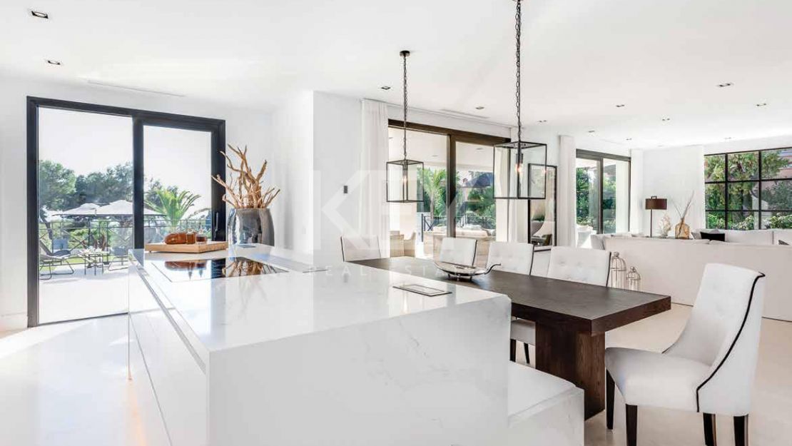 Villa de lujo con vistas al mar situado en Sierra Blanca, Marbella