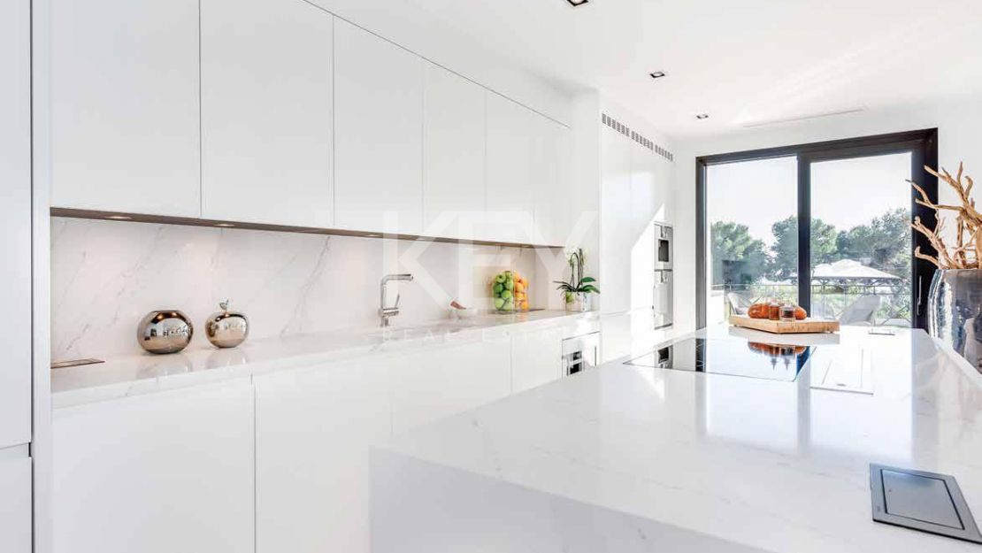 Villa de lujo con vistas al mar situado en Sierra Blanca, Marbella