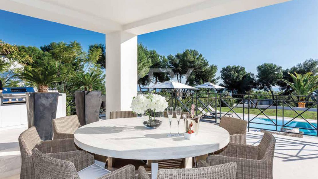 Villa de lujo con vistas al mar situado en Sierra Blanca, Marbella