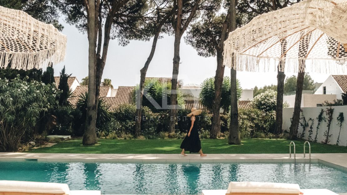 Nueva villa de estilo moderno en alquiler a corto plazo en Puerto Banús, Marbella
