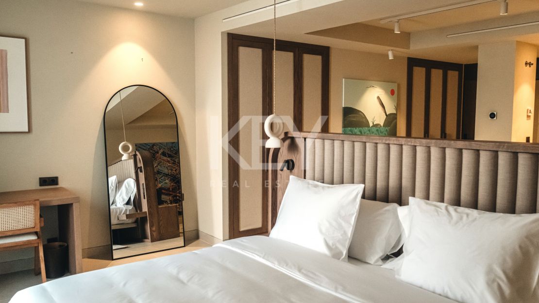 Nueva villa de estilo moderno en alquiler a corto plazo en Puerto Banús, Marbella