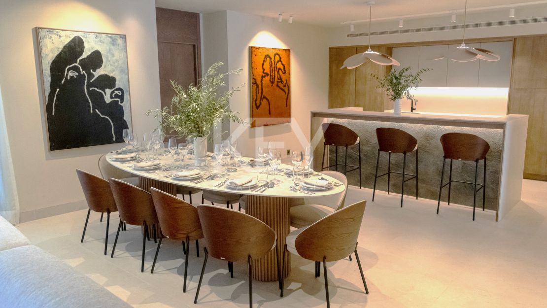 Nueva villa de estilo moderno en alquiler a corto plazo en Puerto Banús, Marbella