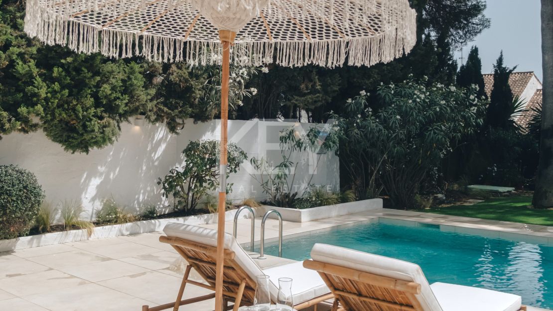 Nueva villa de estilo moderno en alquiler a corto plazo en Puerto Banús, Marbella