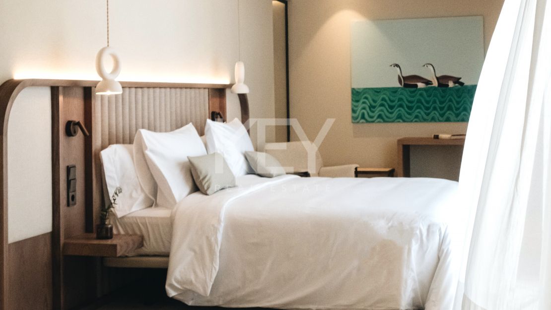 Nueva villa de estilo moderno en alquiler a corto plazo en Puerto Banús, Marbella