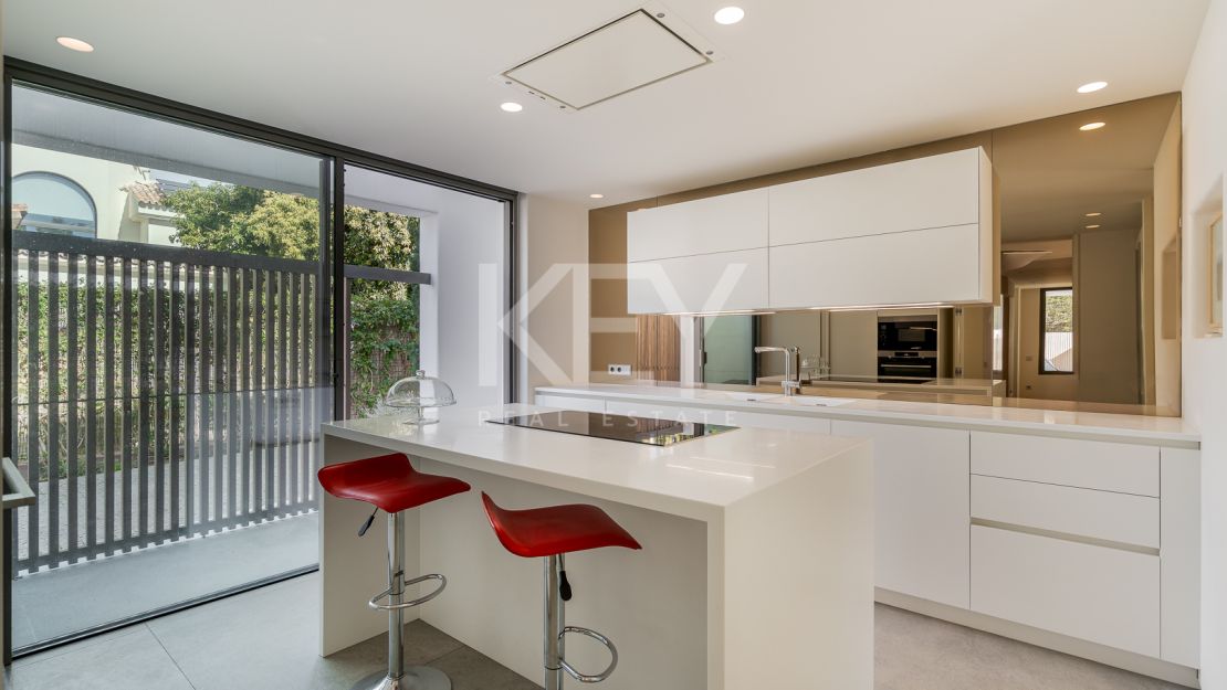 New modern villa in Golden Mile, Marbella, for long term