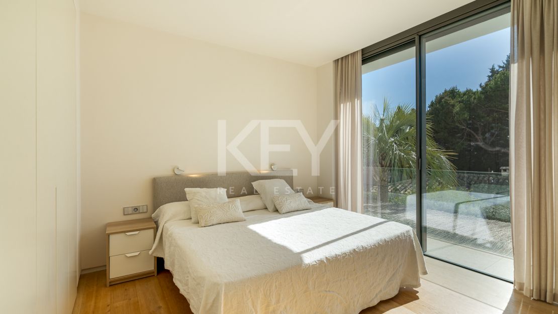 New modern villa in Golden Mile, Marbella, for long term