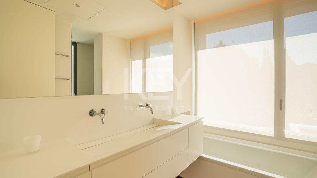 New modern villa in Golden Mile, Marbella, for long term