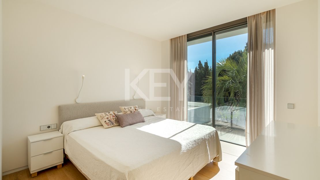 New modern villa in Golden Mile, Marbella, for long term