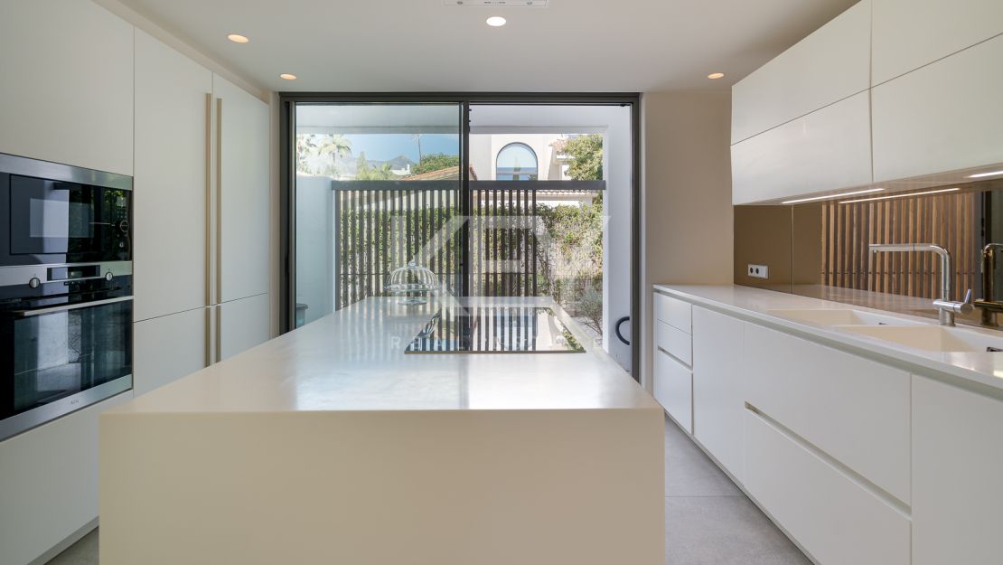 New modern villa in Golden Mile, Marbella, for long term