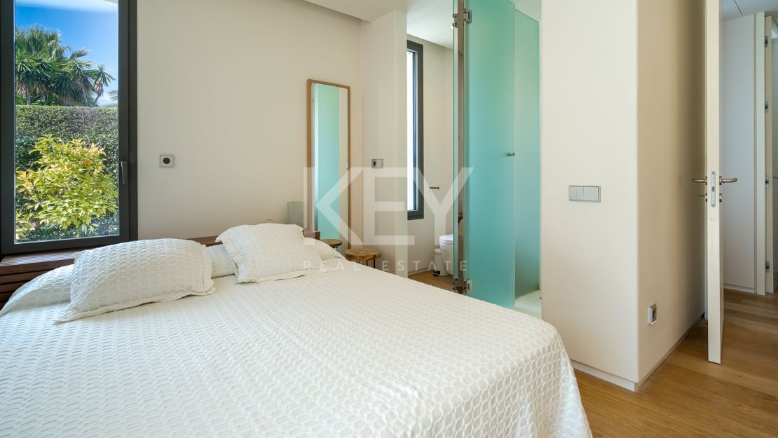 New modern villa in Golden Mile, Marbella, for long term