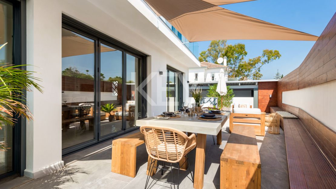 Villa Banús: una villa moderna para alquileres vacacionales en Puerto Banús, Marbella