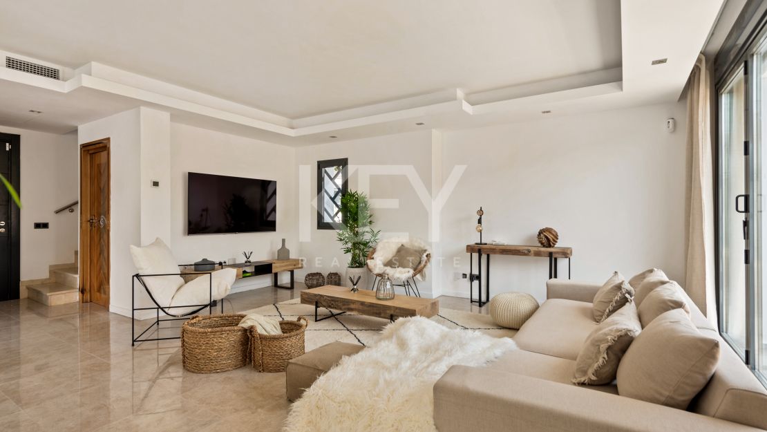 Villa Banús: una villa moderna para alquileres vacacionales en Puerto Banús, Marbella