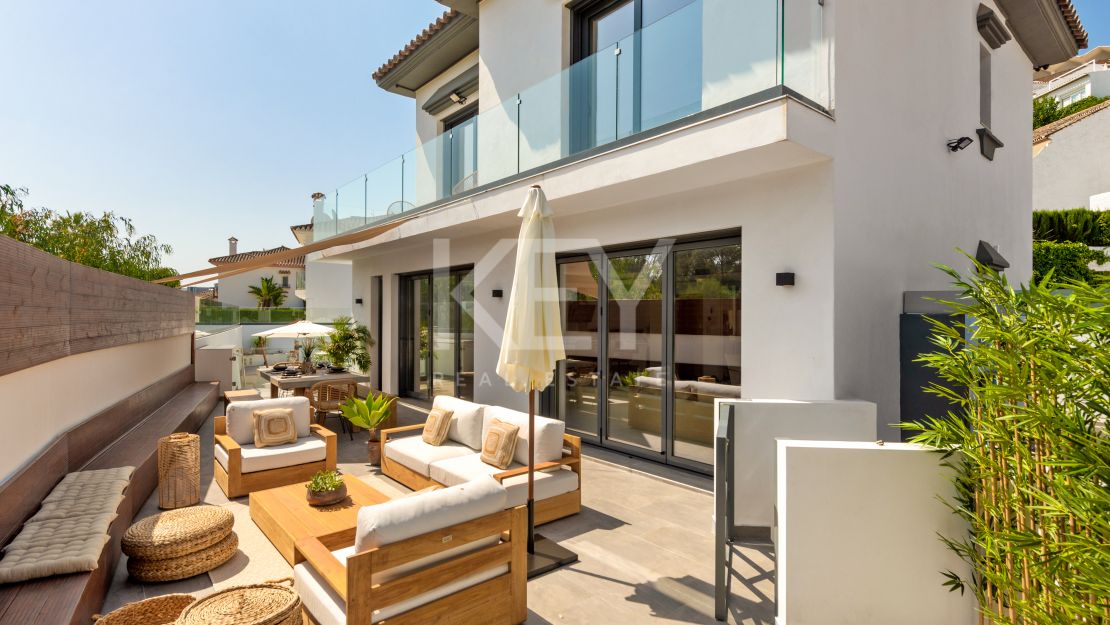 Villa Banús: una villa moderna para alquileres vacacionales en Puerto Banús, Marbella