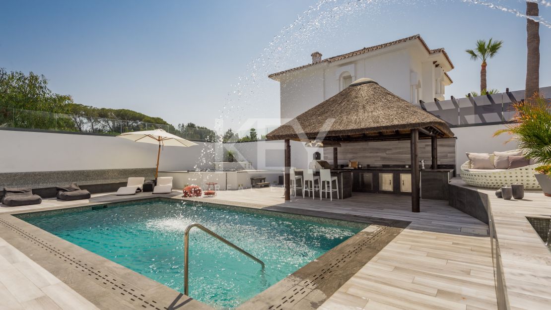 Villa Banús: una villa moderna para alquileres vacacionales en Puerto Banús, Marbella
