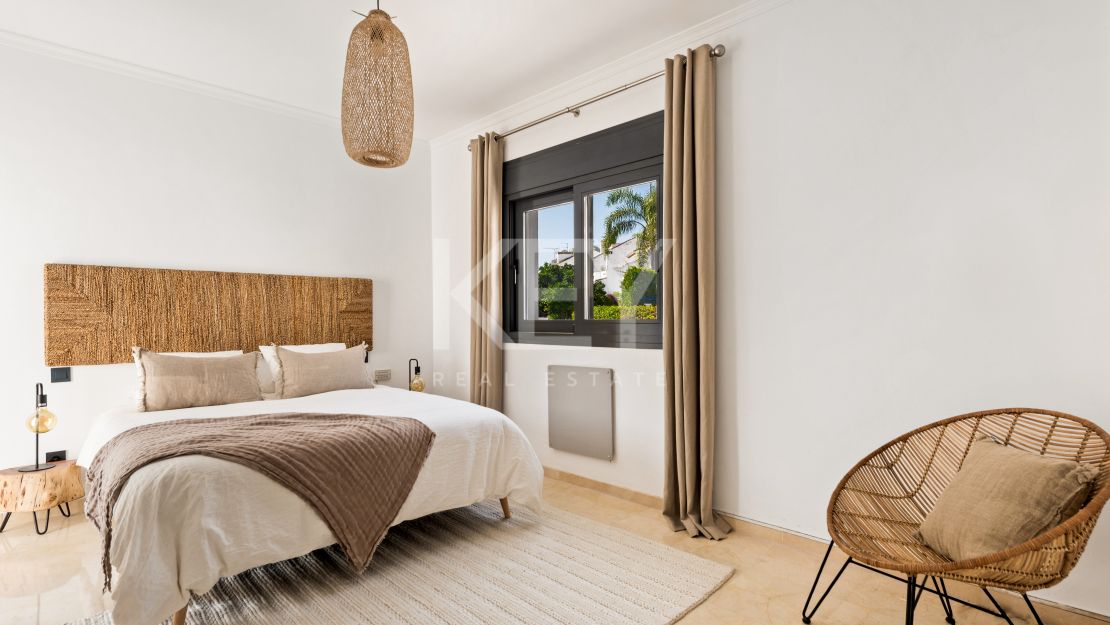 Villa Banús: una villa moderna para alquileres vacacionales en Puerto Banús, Marbella