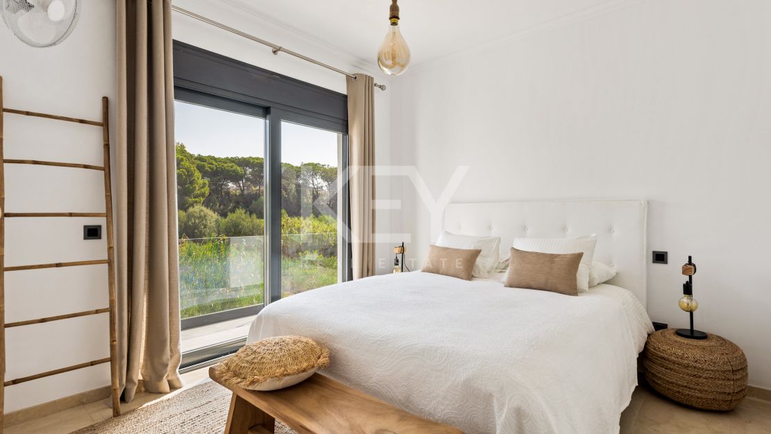 Villa Banús: una villa moderna para alquileres vacacionales en Puerto Banús, Marbella