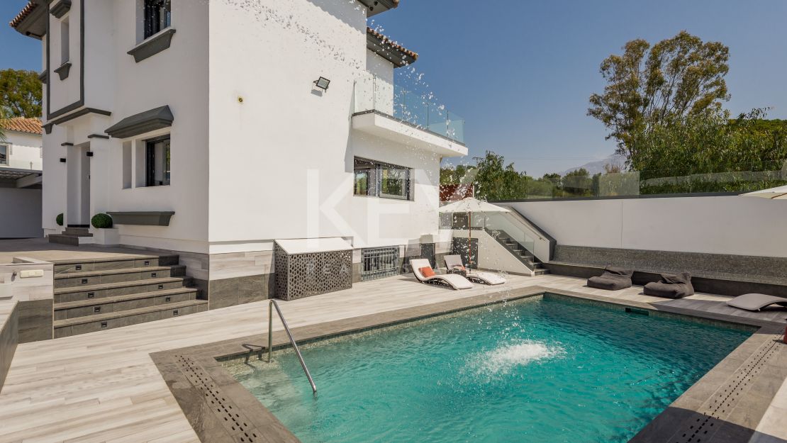 Villa Banús: una villa moderna para alquileres vacacionales en Puerto Banús, Marbella