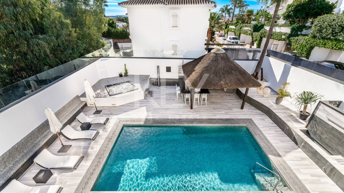 Villa Banús: una villa moderna para alquileres vacacionales en Puerto Banús, Marbella