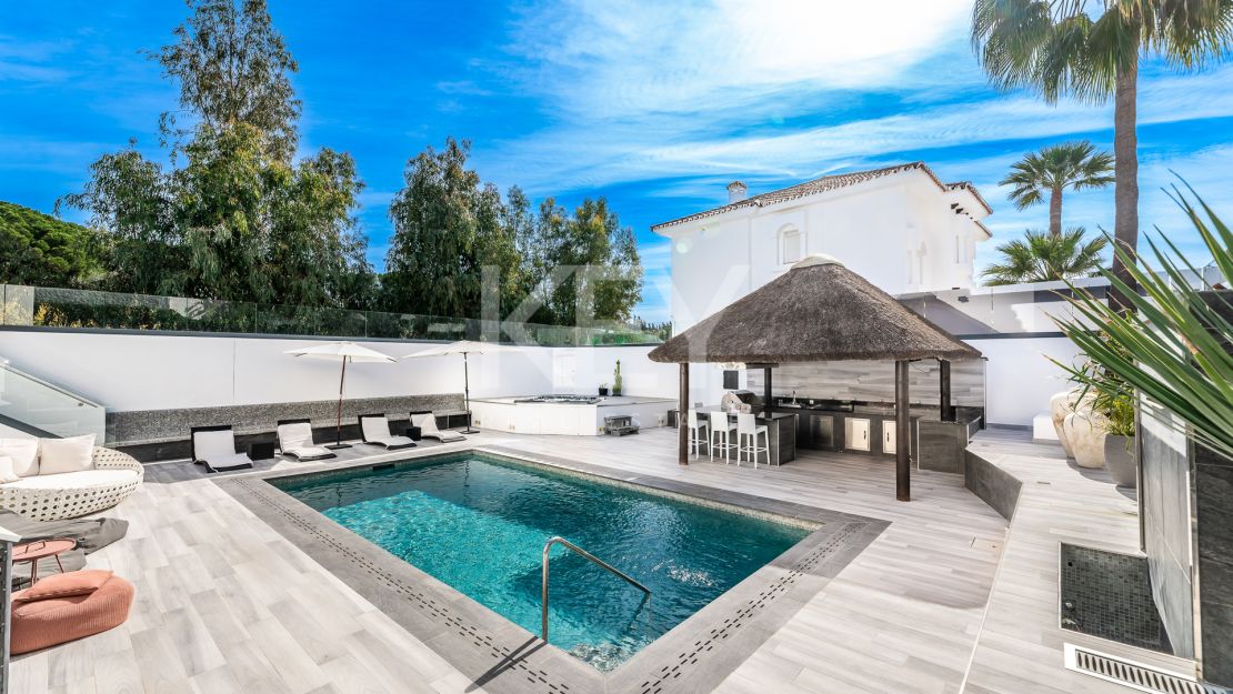 Villa Banús: una villa moderna para alquileres vacacionales en Puerto Banús, Marbella