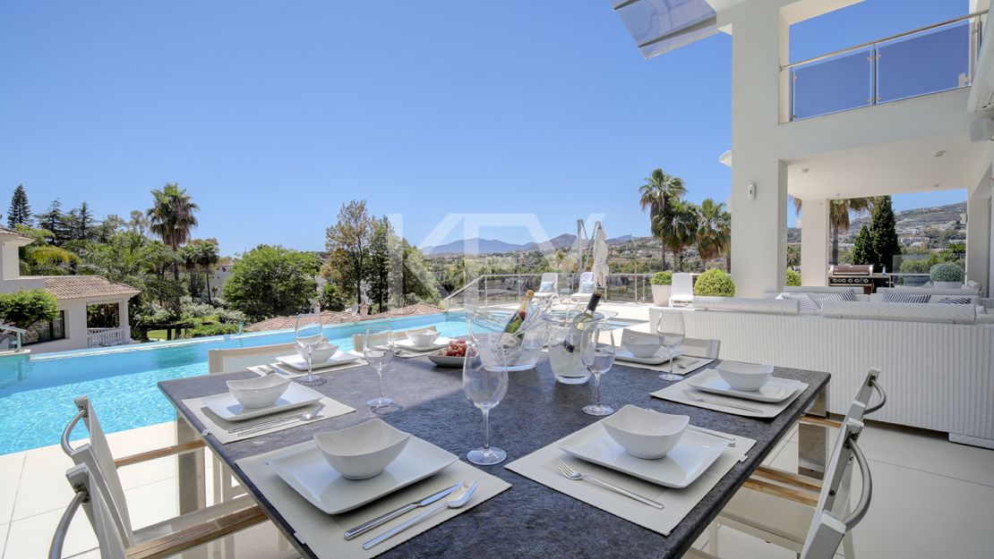 Villa Heaven: villa moderna en Nueva Andalucía, Marbella