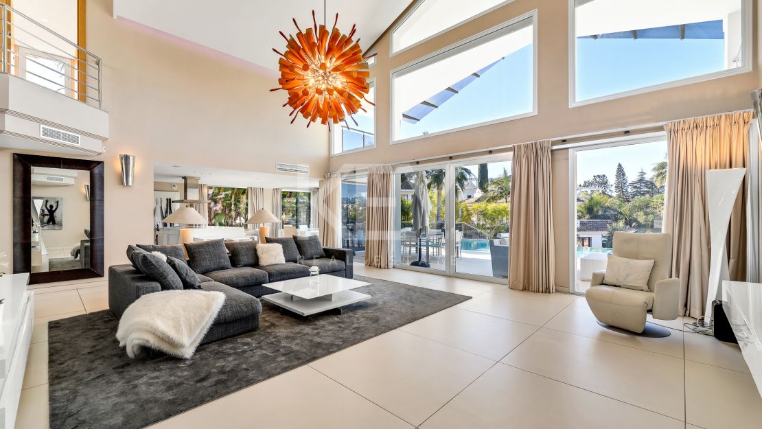 Villa Heaven: villa moderna en Nueva Andalucía, Marbella