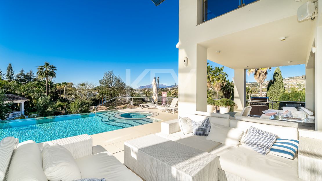 Villa Heaven: villa moderna en Nueva Andalucía, Marbella