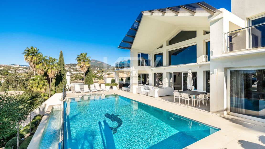 Villa Heaven: villa moderna en Nueva Andalucía, Marbella