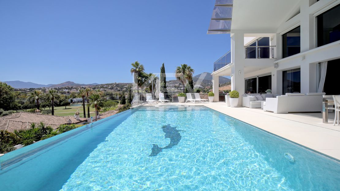 Villa Heaven: villa moderna en Nueva Andalucía, Marbella