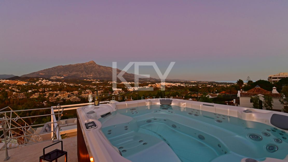 Ultimate Luxury Retreat: Villa Sunshine - Short-Term Rent in Nueva Andalucía