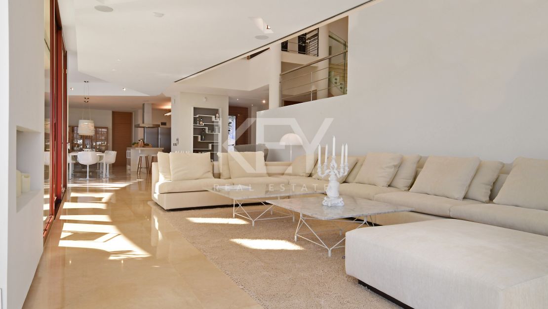 Ultimate Luxury Retreat: Villa Sunshine - Short-Term Rent in Nueva Andalucía