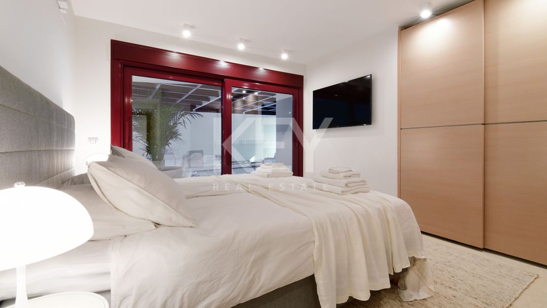 Ultimate Luxury Retreat: Villa Sunshine - Short-Term Rent in Nueva Andalucía