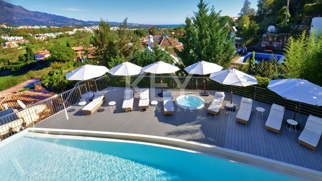Ultimate Luxury Retreat: Villa Sunshine - Short-Term Rent in Nueva Andalucía