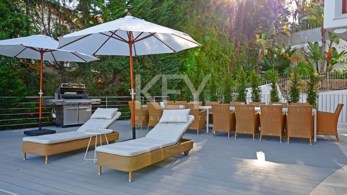 Ultimate Luxury Retreat: Villa Sunshine - Short-Term Rent in Nueva Andalucía