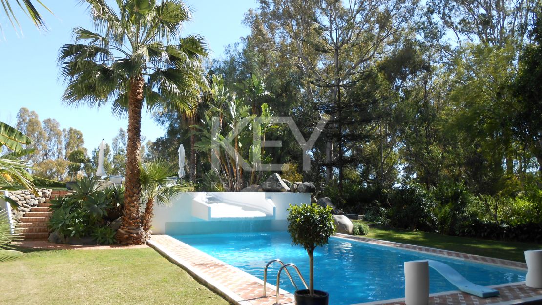 Villa Chantal: a Modern Frontline Golf Villa in La Cerquilla, Nueva Andalucia