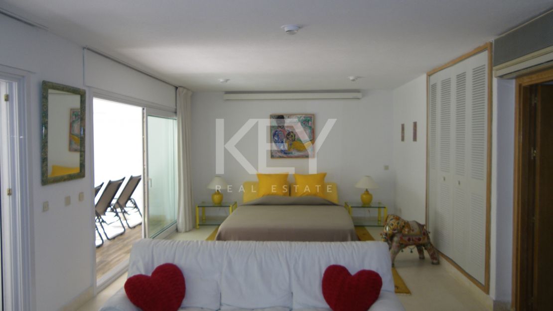 Villa Chantal: a Modern Frontline Golf Villa in La Cerquilla, Nueva Andalucia