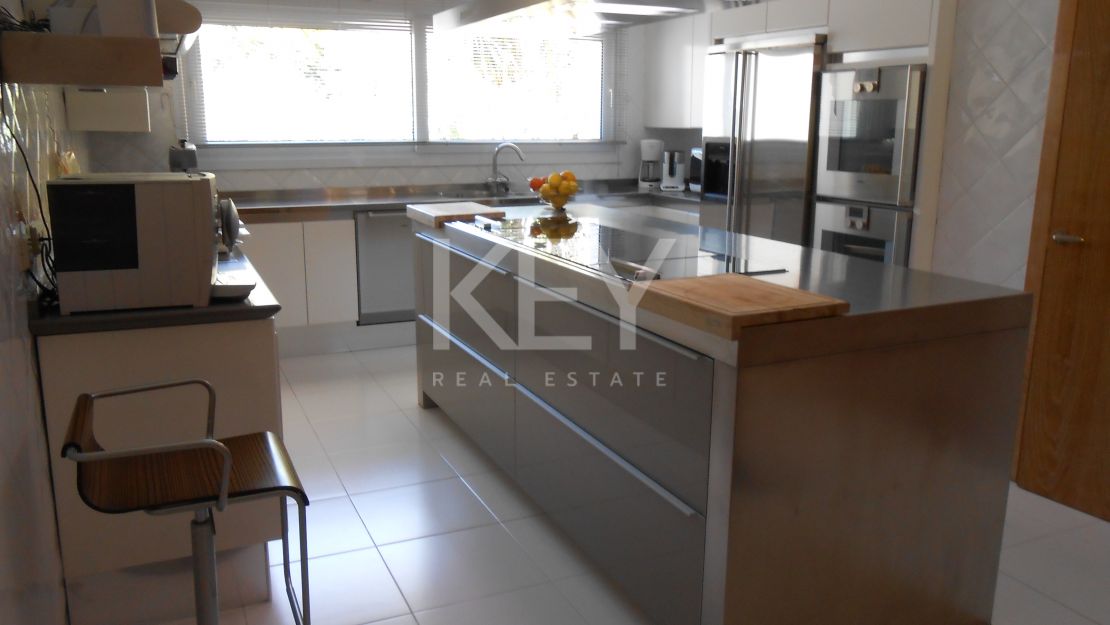 Villa Chantal: a Modern Frontline Golf Villa in La Cerquilla, Nueva Andalucia