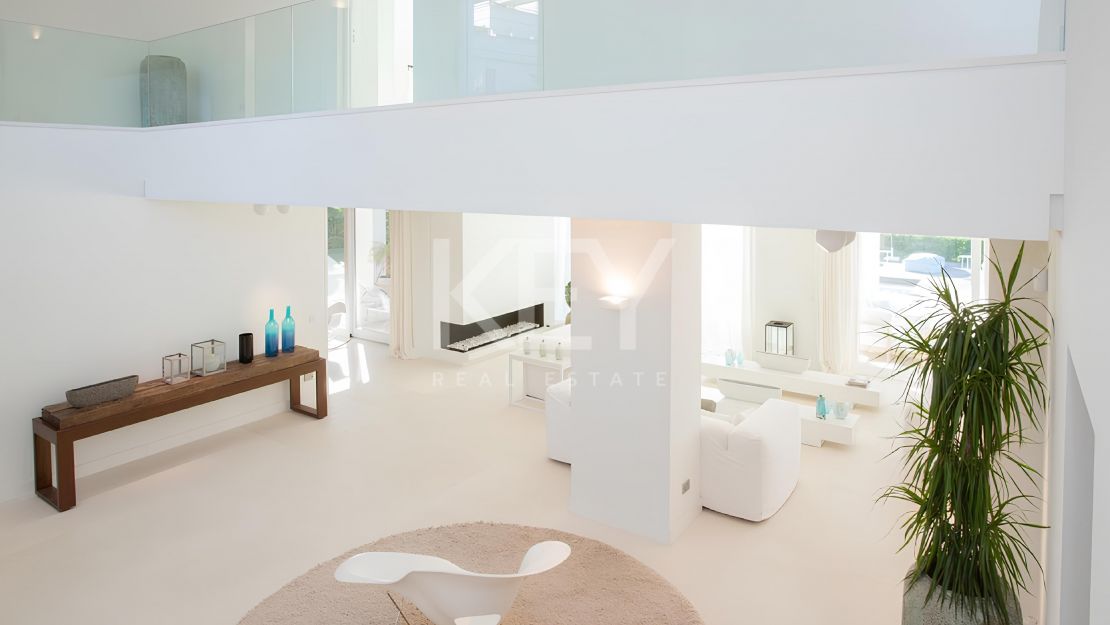 Villa Euphoria: luxury beachfront villa in The Golden Mile, Marbella