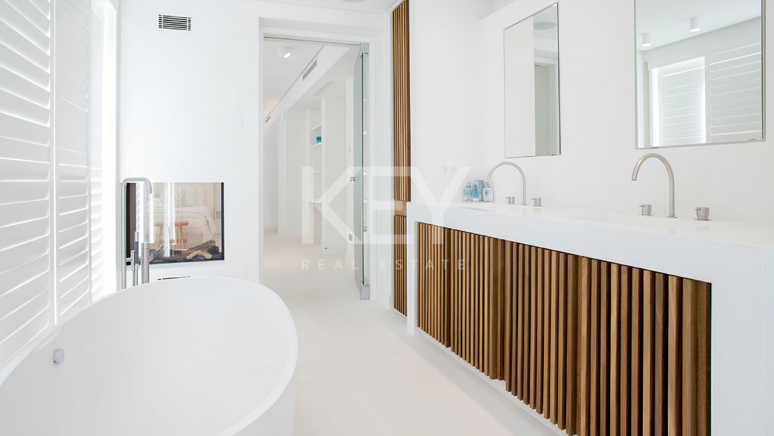 Villa Euphoria: luxury beachfront villa in The Golden Mile, Marbella