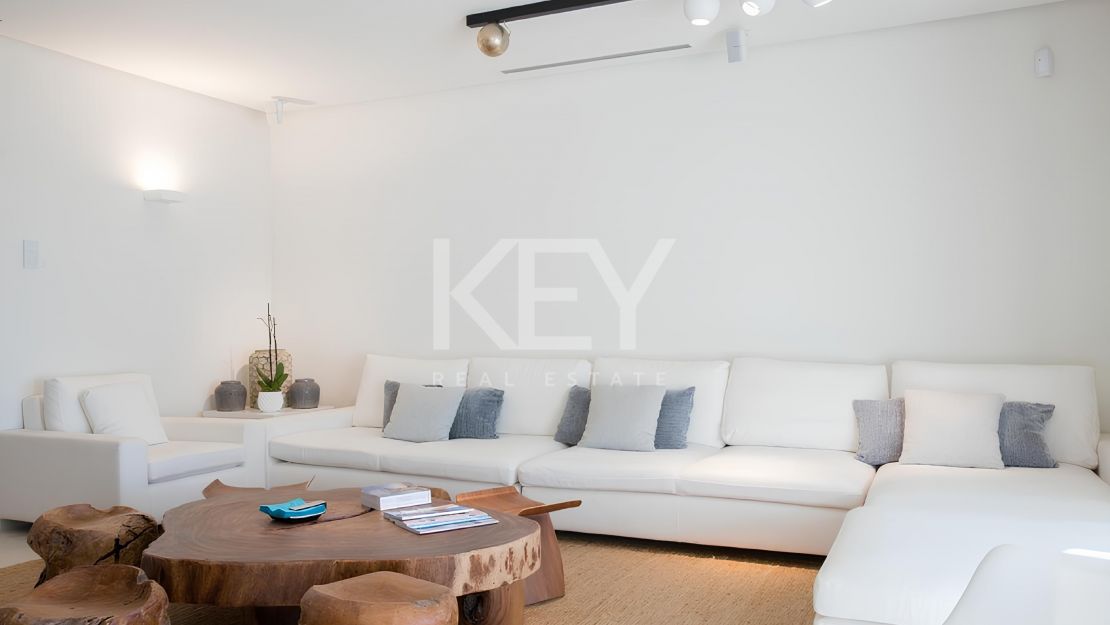 Villa Euphoria: luxury beachfront villa in The Golden Mile, Marbella