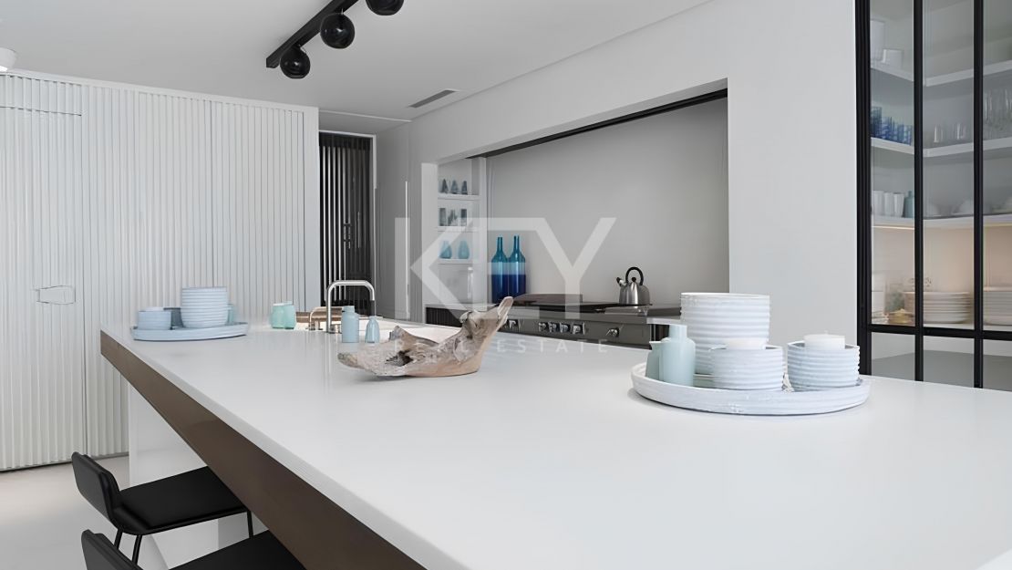 Villa Euphoria: luxury beachfront villa in The Golden Mile, Marbella