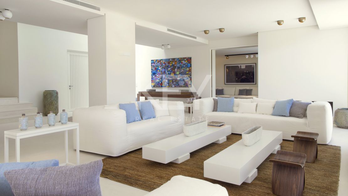Villa Euphoria: luxury beachfront villa in The Golden Mile, Marbella