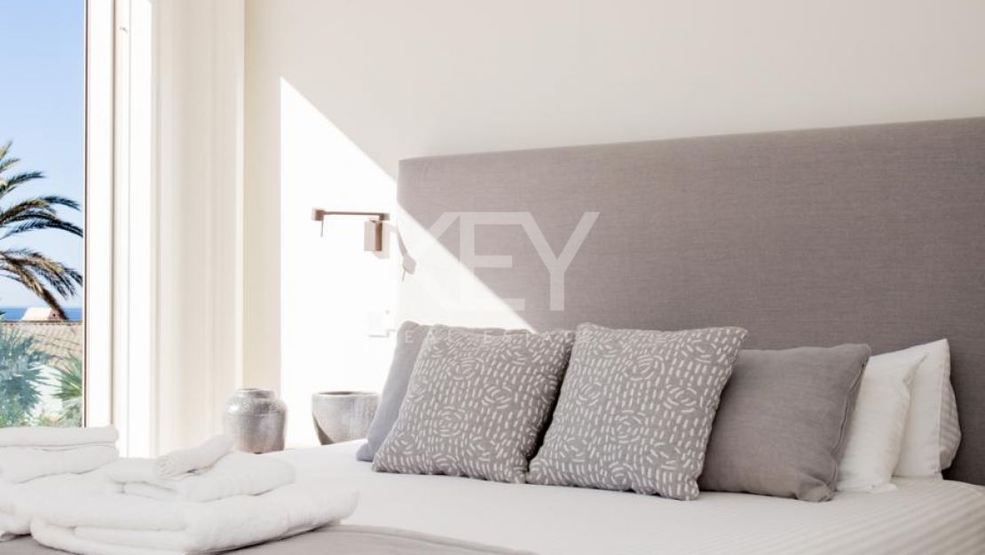 Villa Euphoria: luxury beachfront villa in The Golden Mile, Marbella