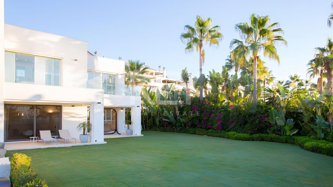 Villa Euphoria: luxury beachfront villa in The Golden Mile, Marbella