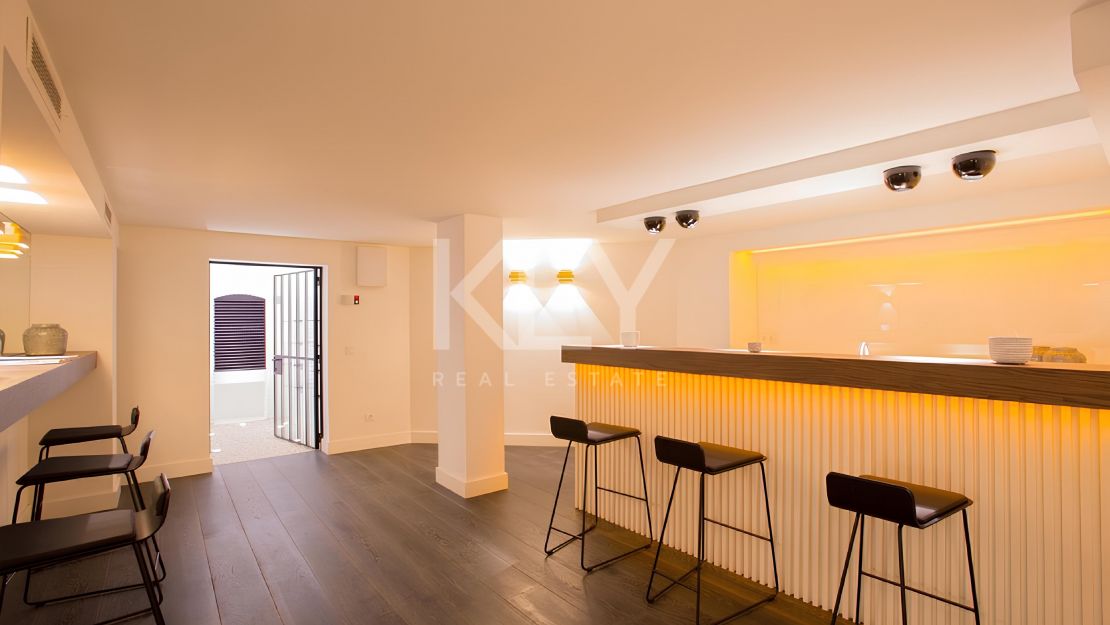 Villa Euphoria: luxury beachfront villa in The Golden Mile, Marbella