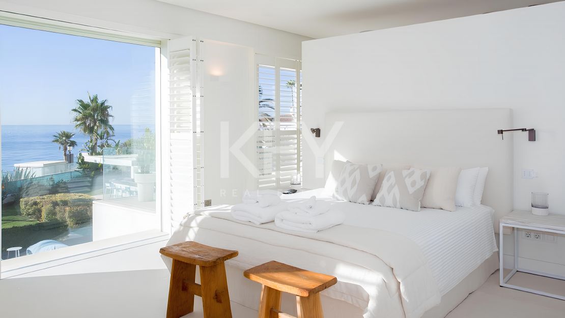 Villa Euphoria: luxury beachfront villa in The Golden Mile, Marbella