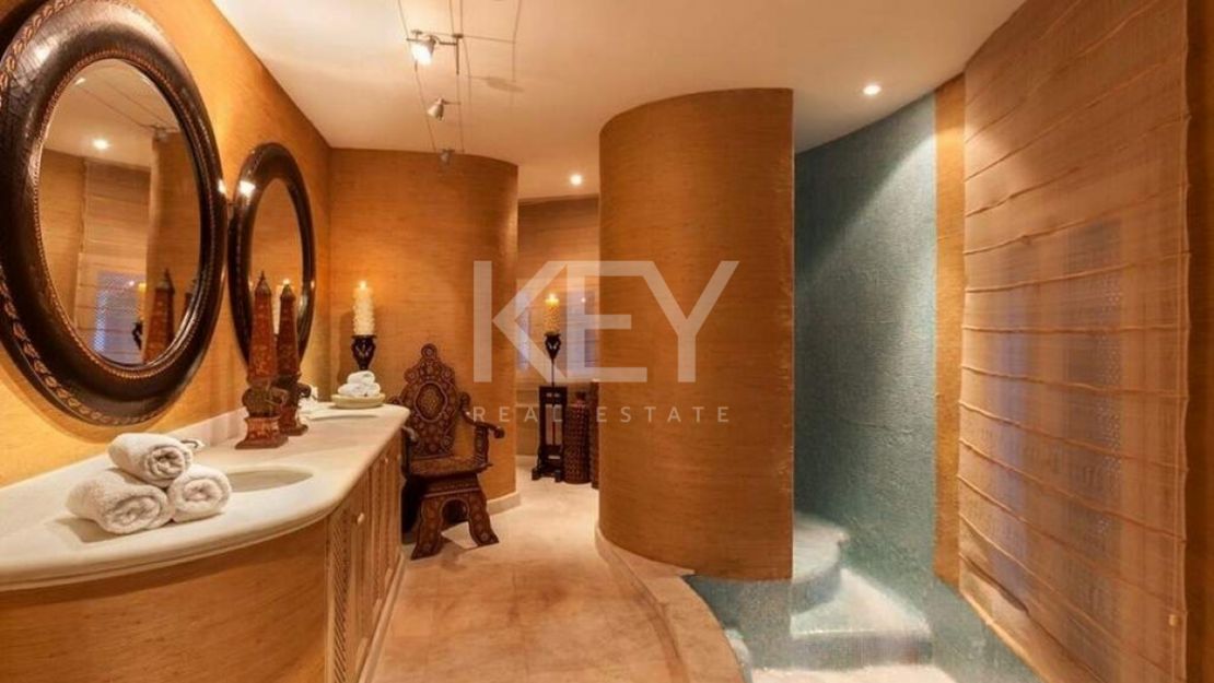 Villa Morocco: Spectacular Front-Line Beach Villa in Los Monteros, Marbella