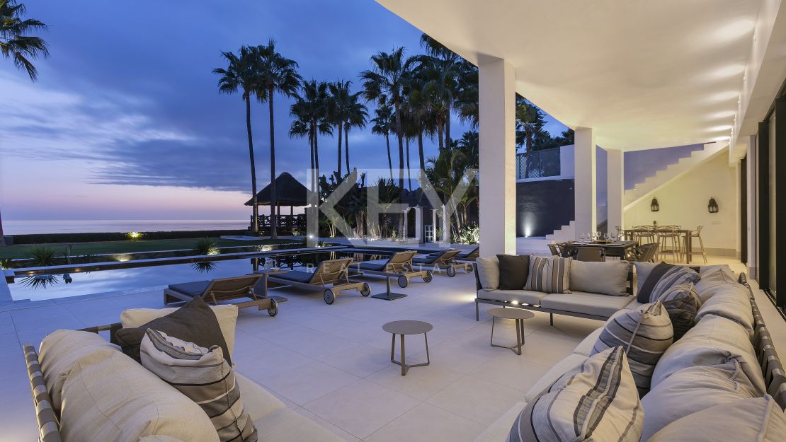Villa Morocco: Spectacular Front-Line Beach Villa in Los Monteros, Marbella